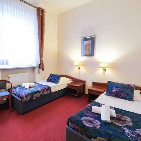 Hotel Sonex Çestohova Dış mekan fotoğraf