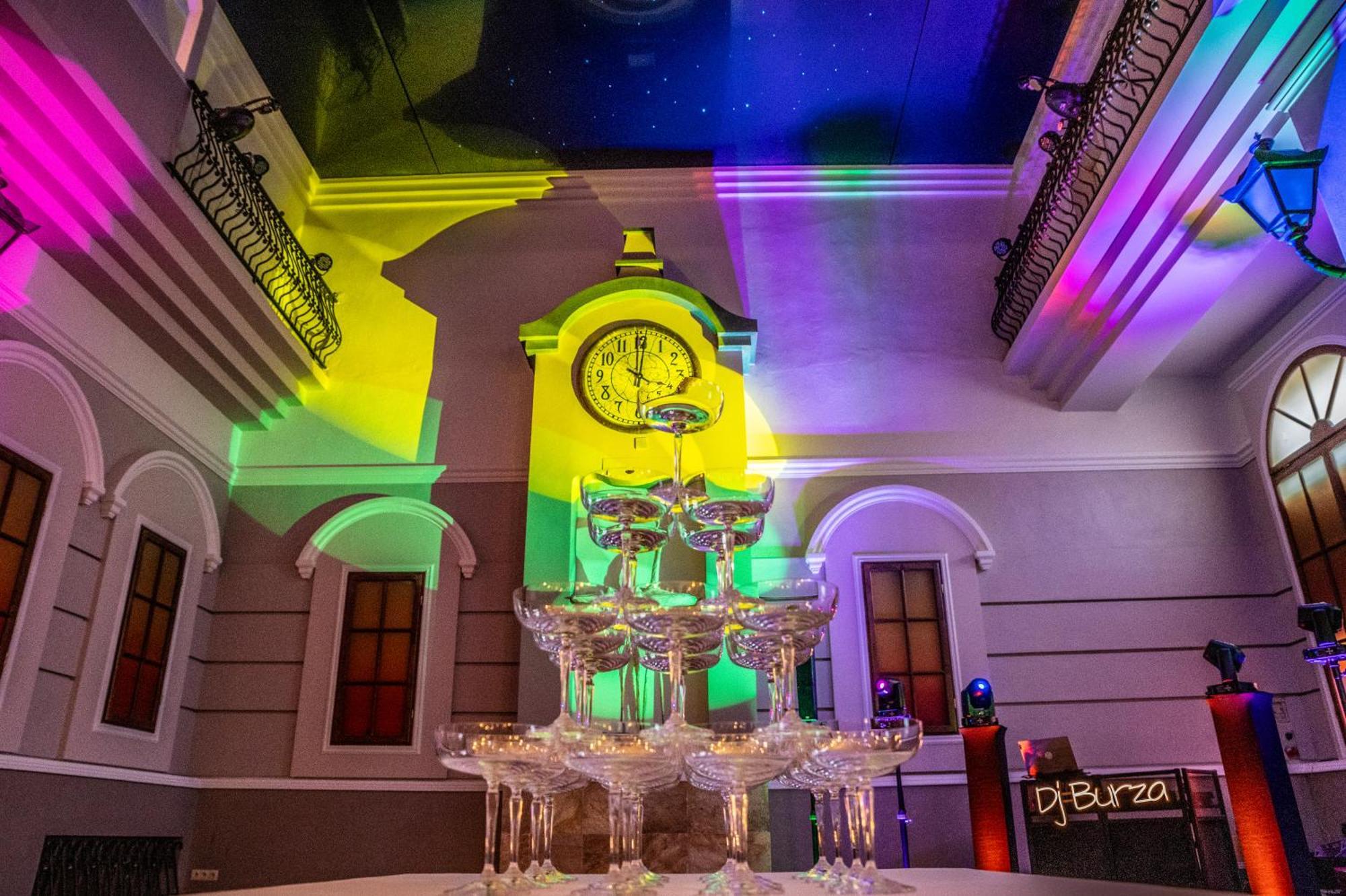Hotel Sonex Çestohova Dış mekan fotoğraf
