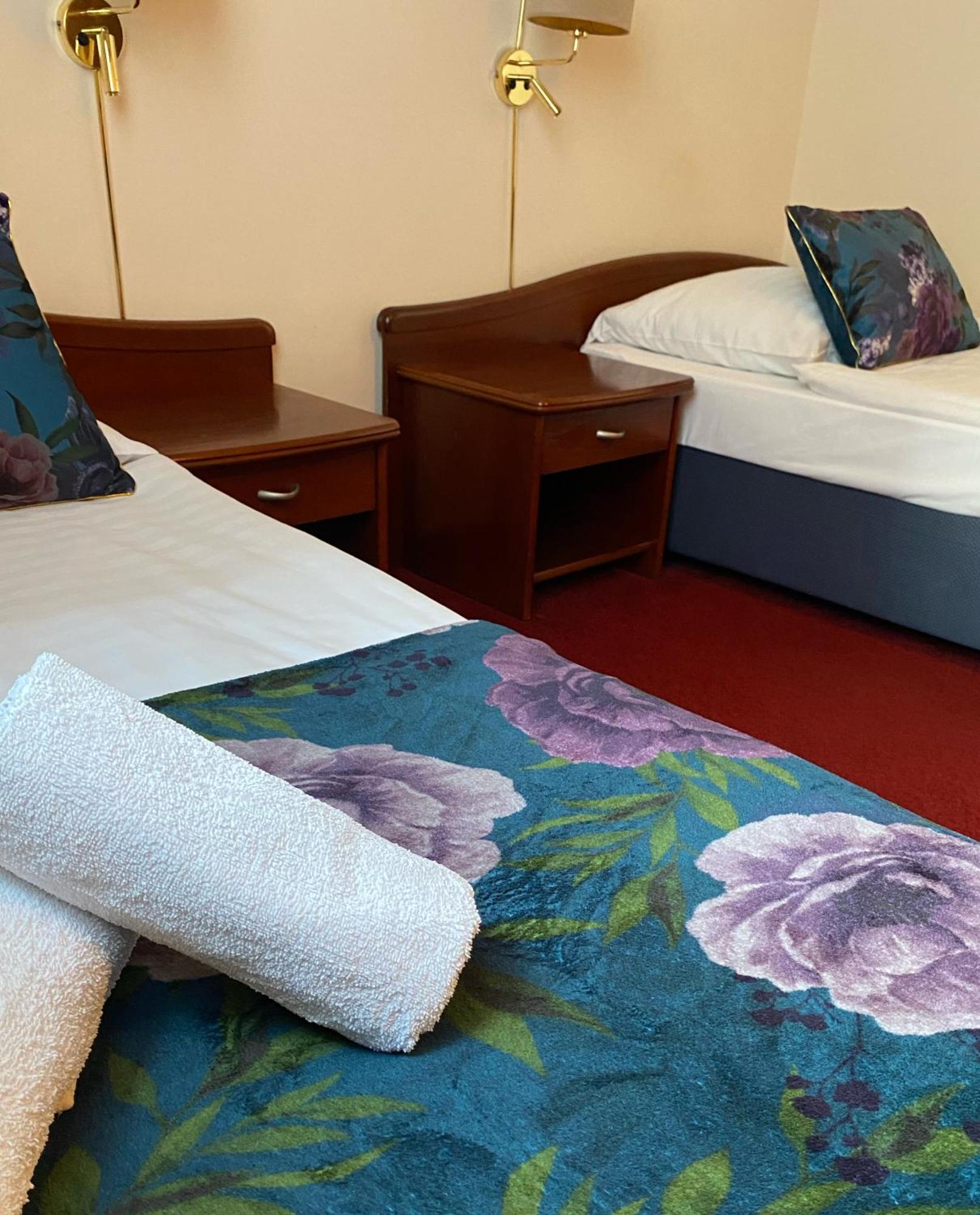 Hotel Sonex Çestohova Dış mekan fotoğraf