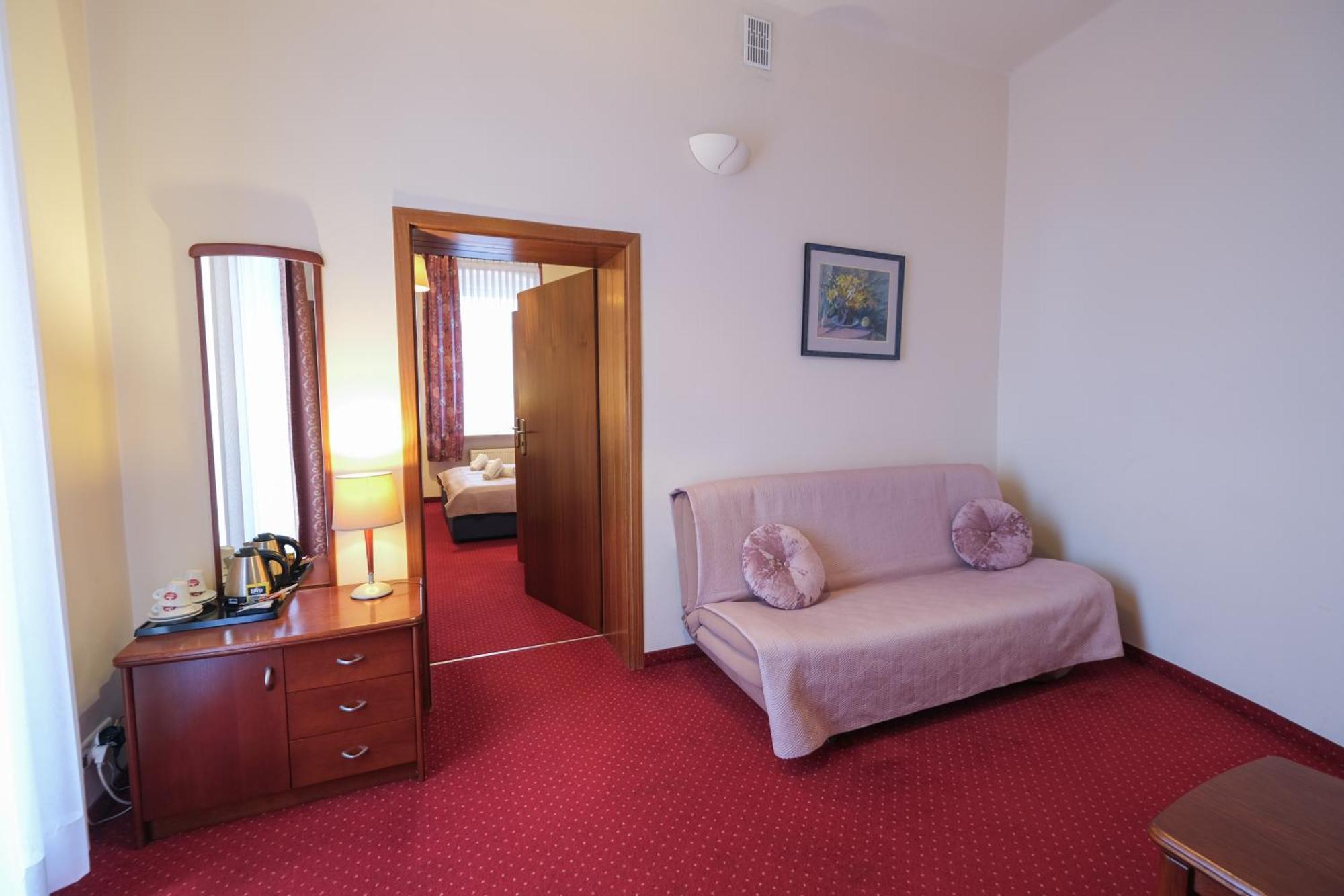 Hotel Sonex Çestohova Dış mekan fotoğraf