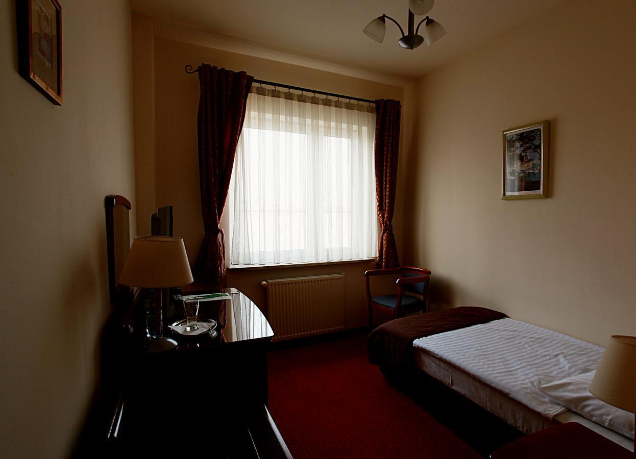 Hotel Sonex Çestohova Dış mekan fotoğraf